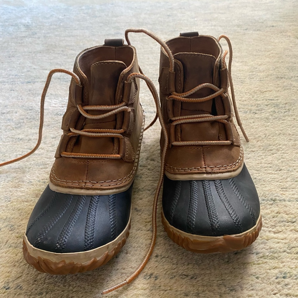 Sorel Out n about women’s duck boots.